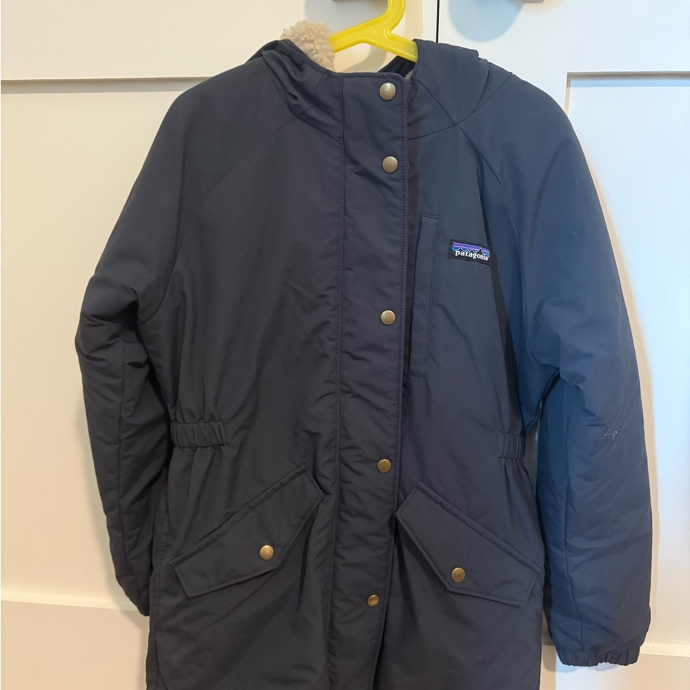 Patagonia Girls’ Sherpa lined coat, size M/ 10. Excellent condition.
